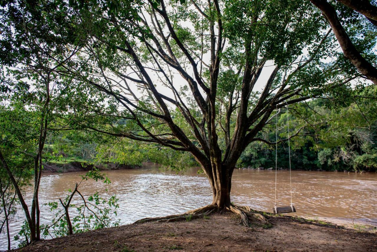 Hotel Fazenda Vale Da Cachoeira แซร์ฮาเนกรา ภายนอก รูปภาพ