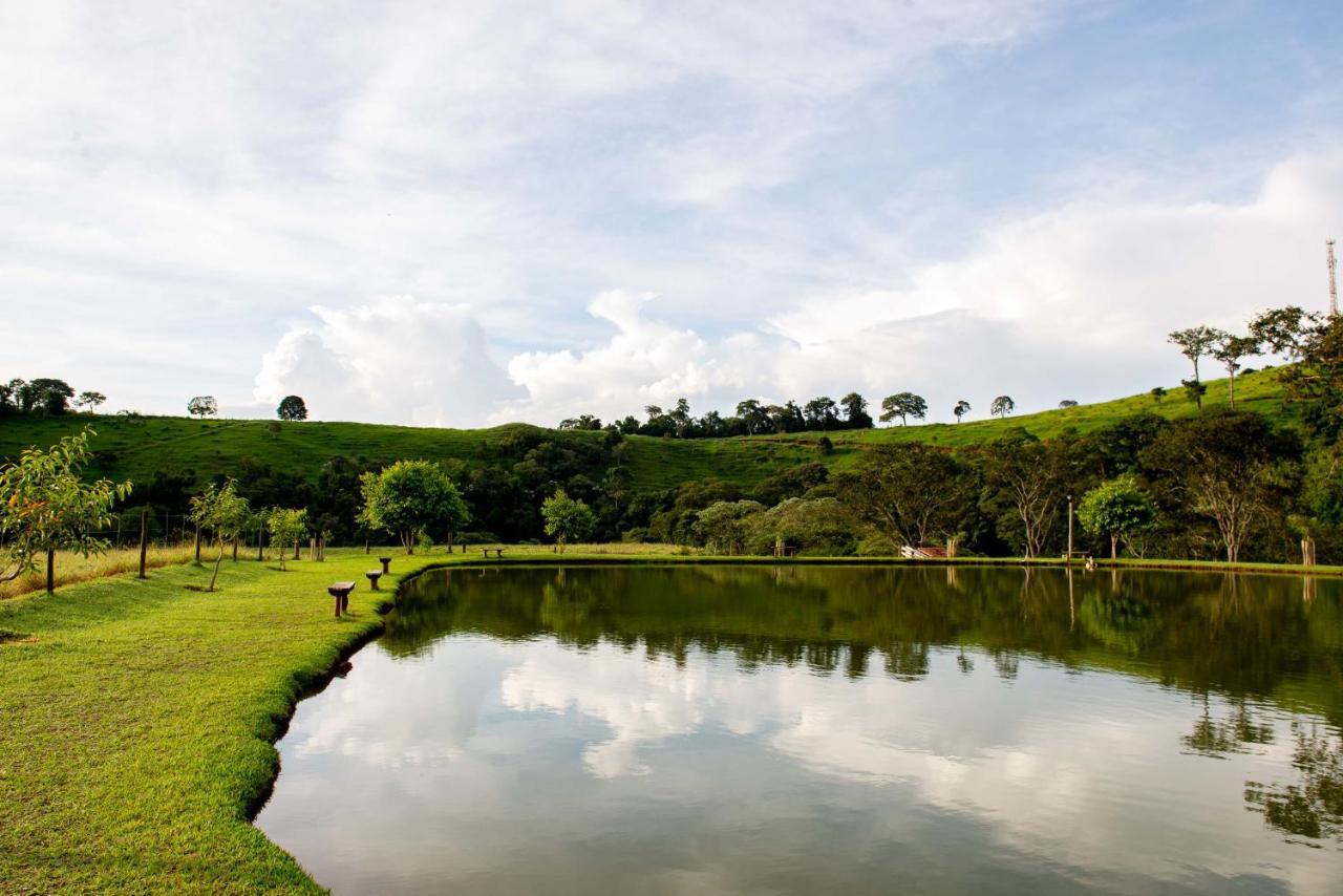 Hotel Fazenda Vale Da Cachoeira แซร์ฮาเนกรา ภายนอก รูปภาพ